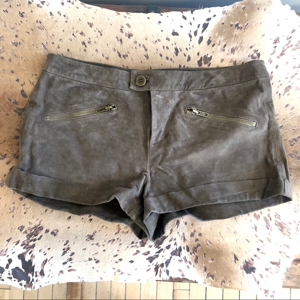 🚨 SALE 🚨 BB Dakota Suede Shorts